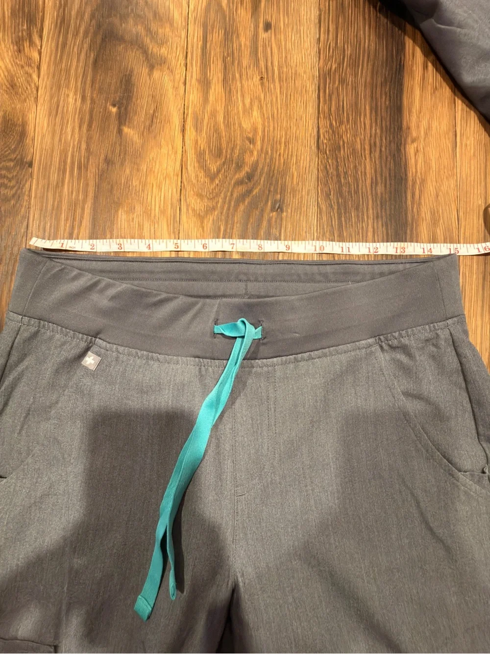 Figs Women's Gray Jogger Scrub Set with Teal Drawstring